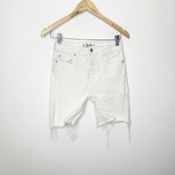 FREE PEOPLE Avery DENIM BERMUDA SHORT white cotton blend womens size 26 - Picture 2 of 10